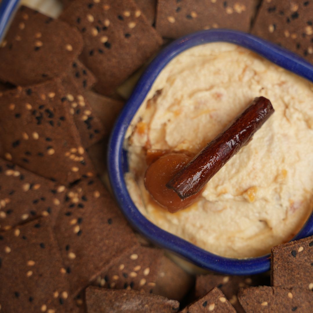 Ragi Crackers with Fresh Ricotta & Apricot Dip